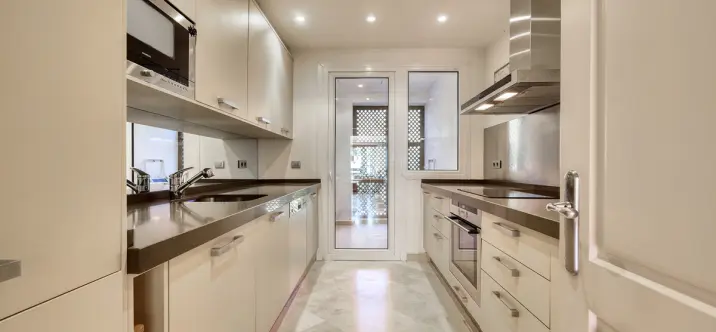 Продажа апартаментов на среднем этаже в Casares 3