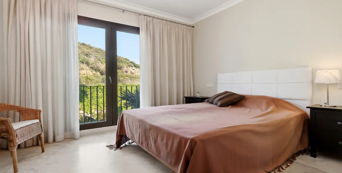 Продажа апартаментов на среднем этаже в Casares 27