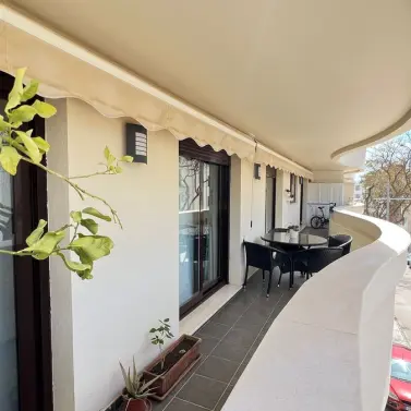 Sale of middle floor apartment in Estepona