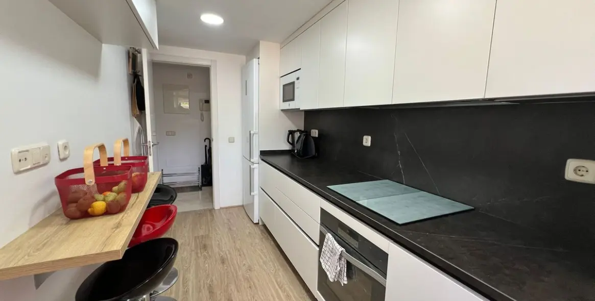Sale of middle floor apartment in Estepona 4
