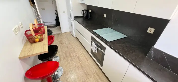 Sale of middle floor apartment in Estepona 4