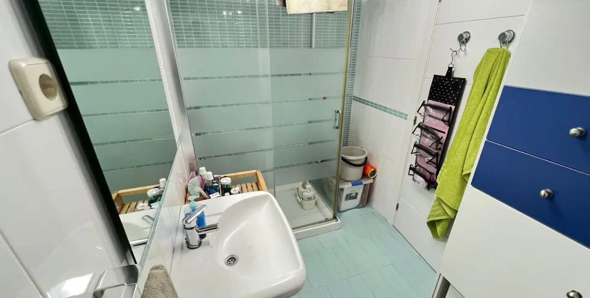 Sale of middle floor apartment in Estepona 12