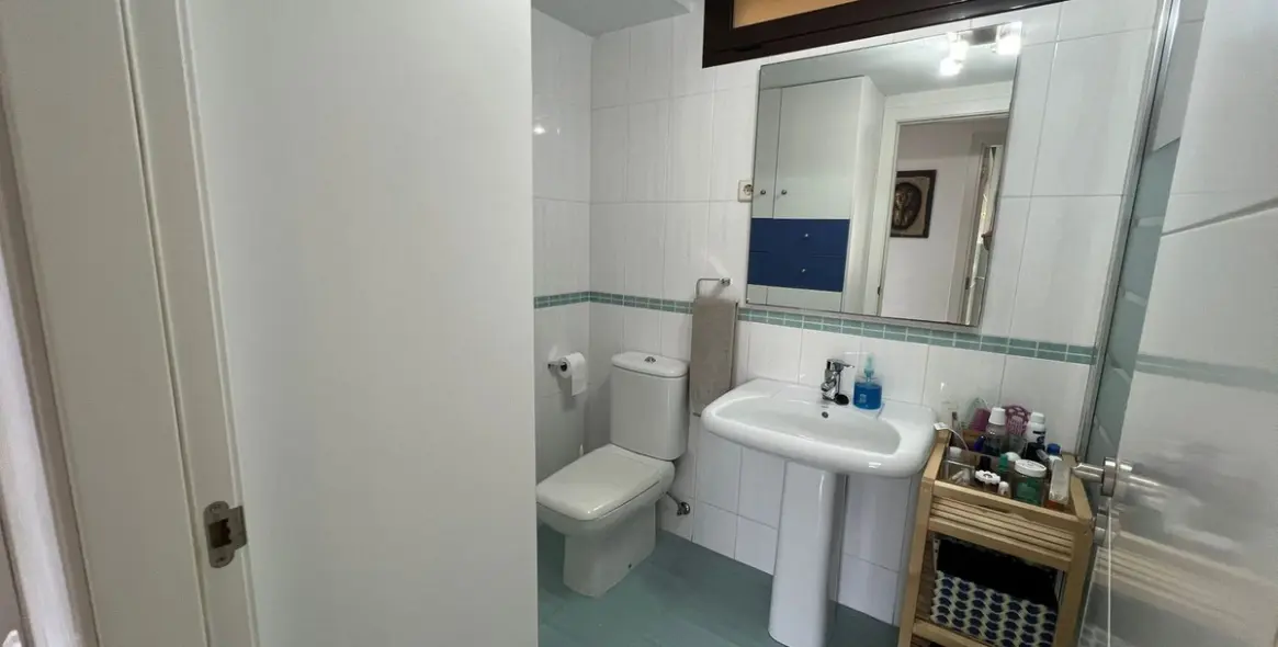 Sale of middle floor apartment in Estepona 13
