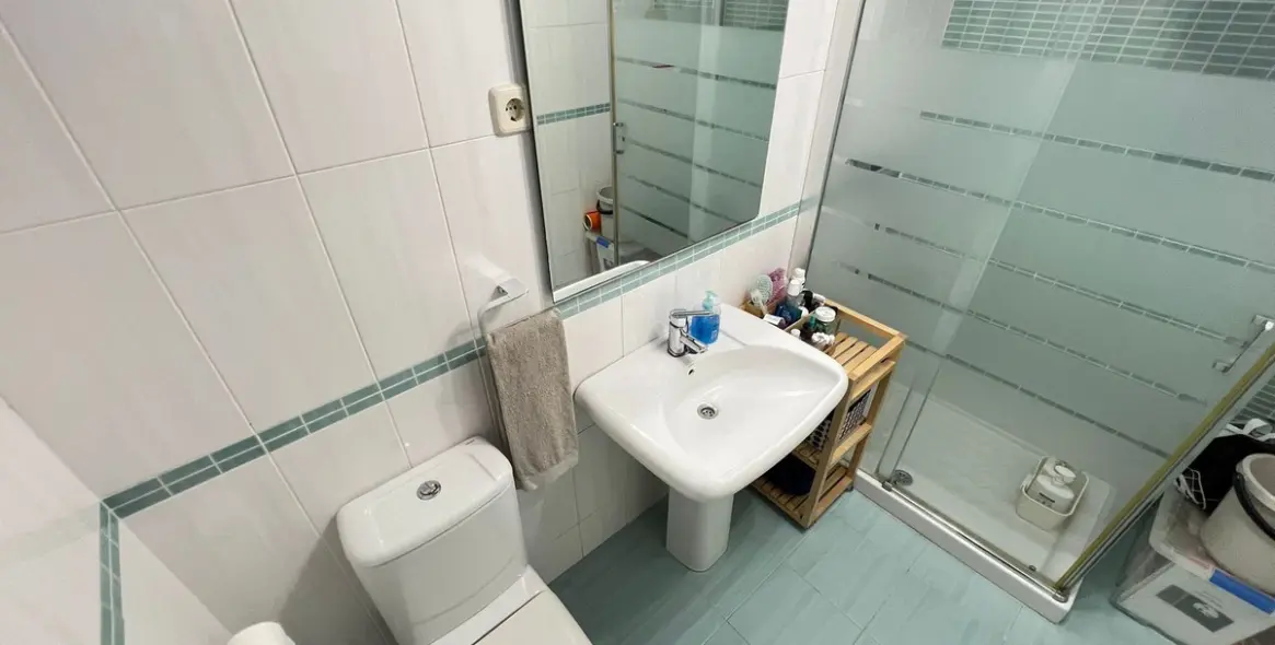 Sale of middle floor apartment in Estepona 14