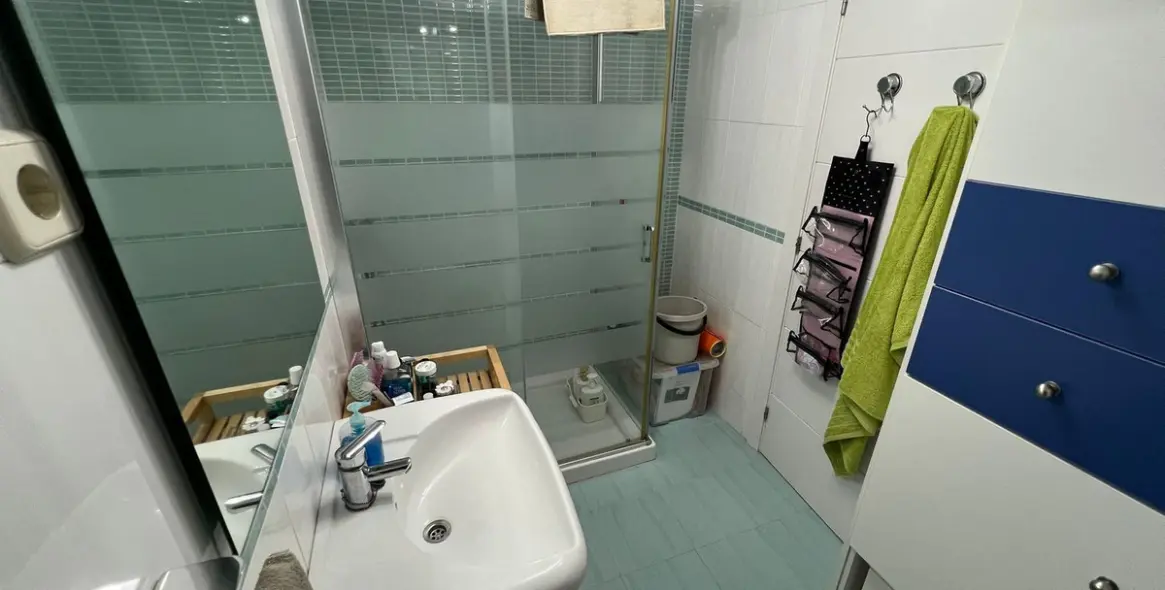 Sale of middle floor apartment in Estepona 17