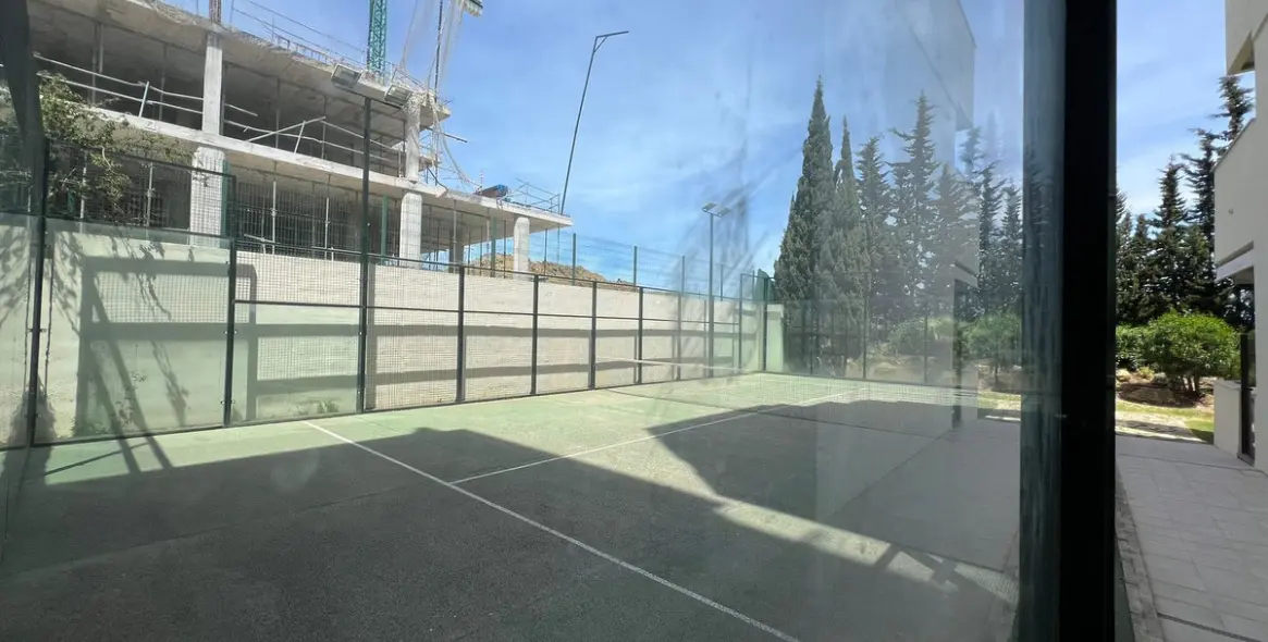 Sale of middle floor apartment in Estepona 23