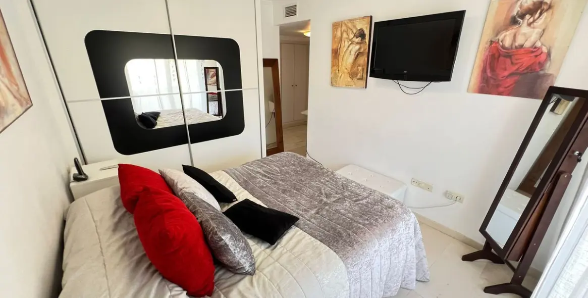 Sale of middle floor apartment in Estepona 52