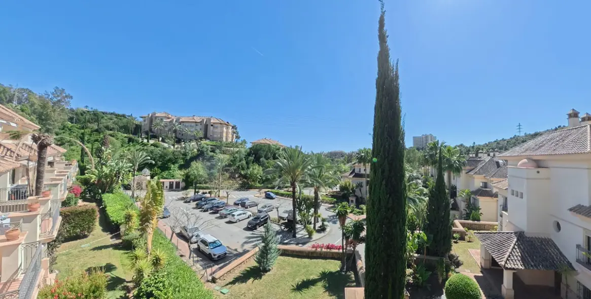 Продажа апартаментов на среднем этаже в Marbella 1