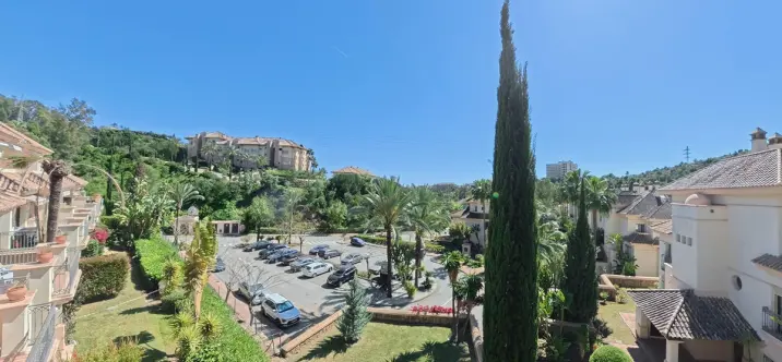 Продажа апартаментов на среднем этаже в Marbella 0