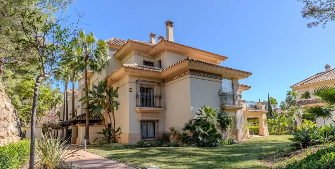 Продажа апартаментов на среднем этаже в Marbella 2