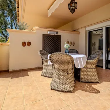 Продажа апартаментов на среднем этаже в Marbella