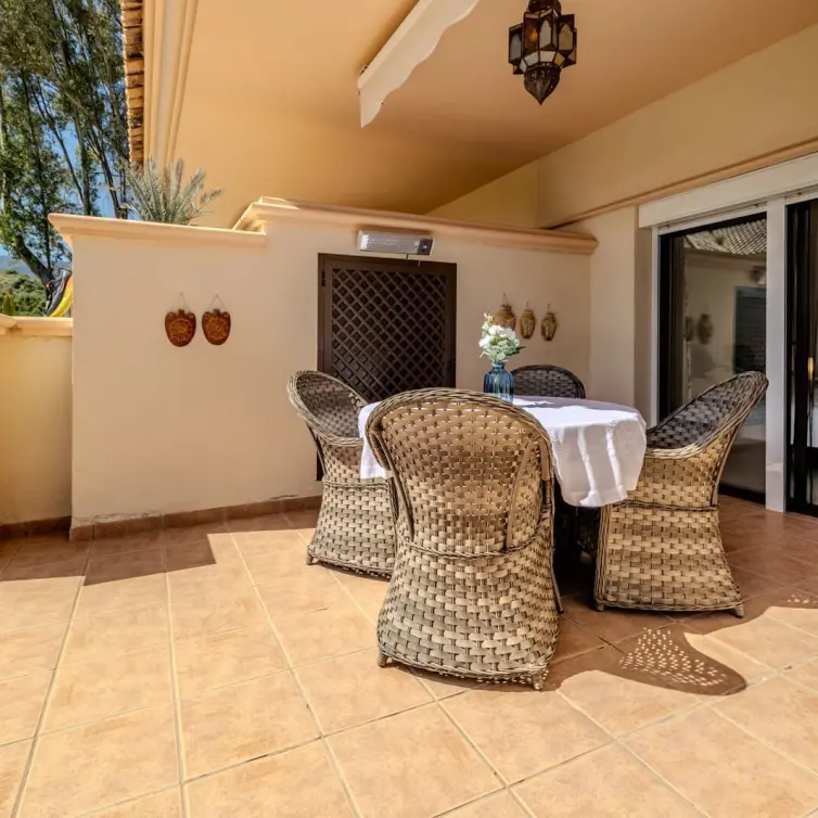 Sale of middle floor apartment in Río Real