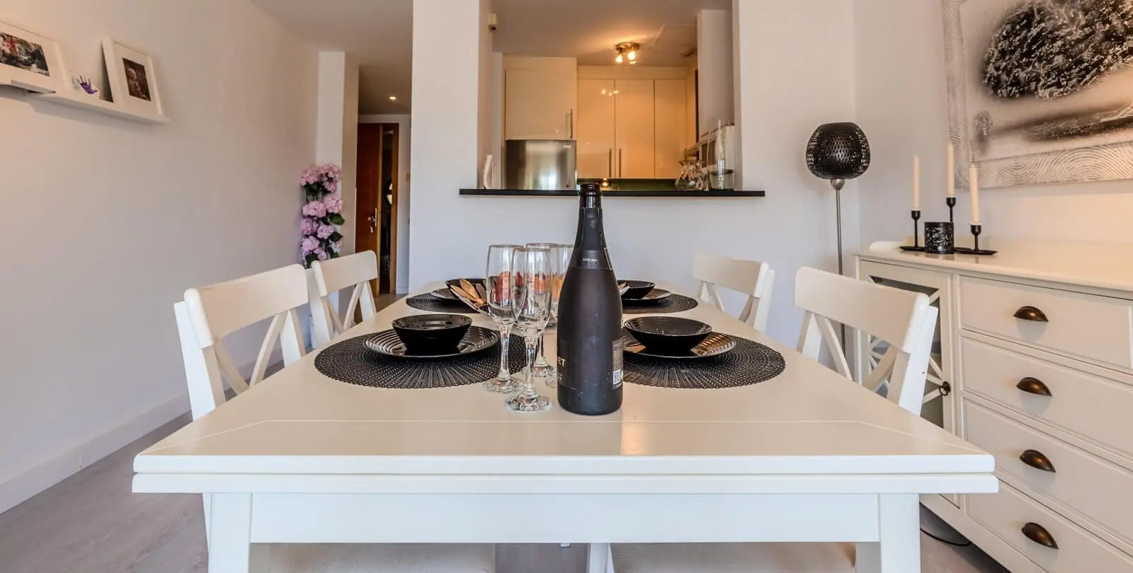 Sale of middle floor apartment in Río Real 7