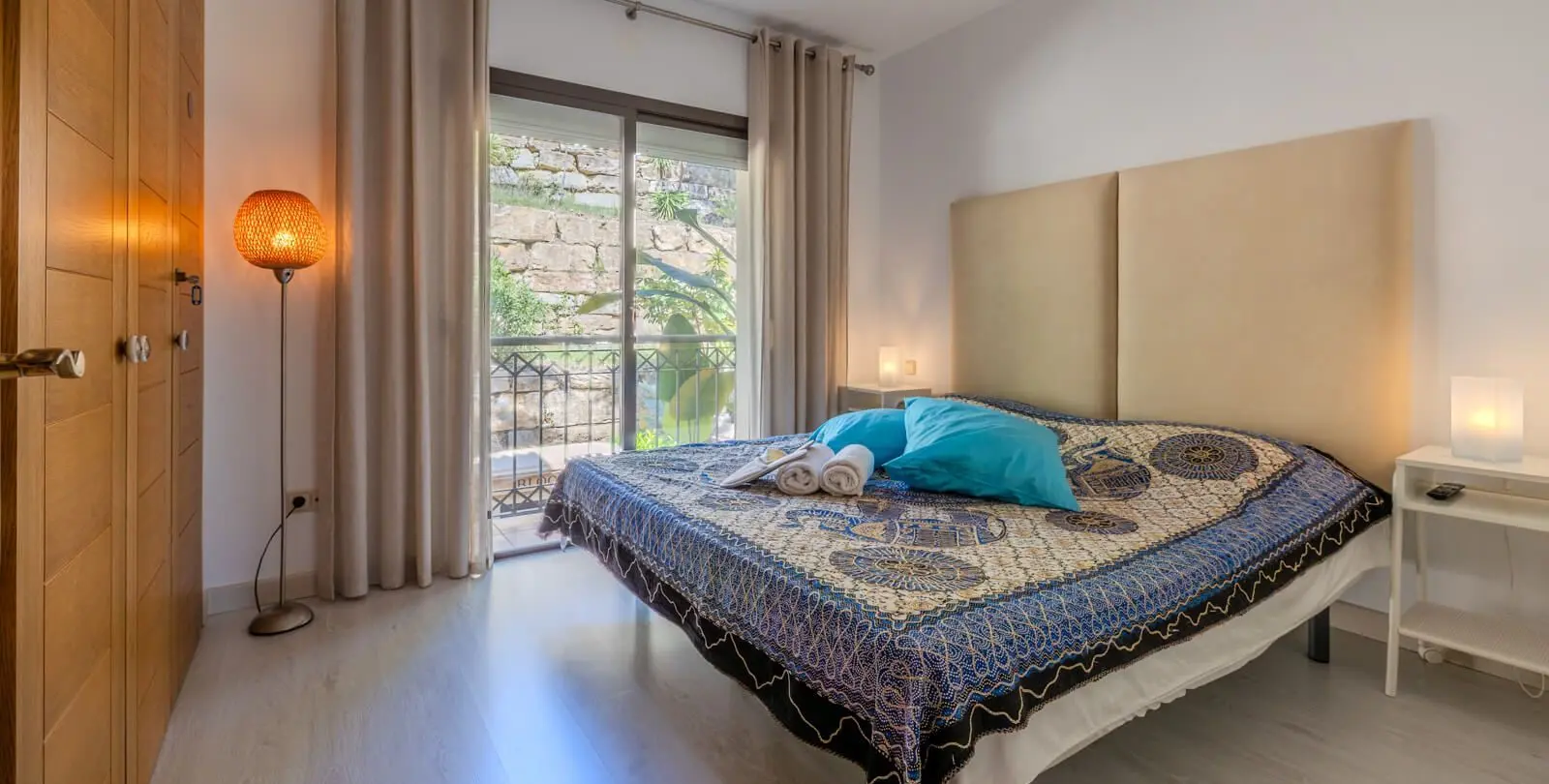 Sale of middle floor apartment in Río Real 21
