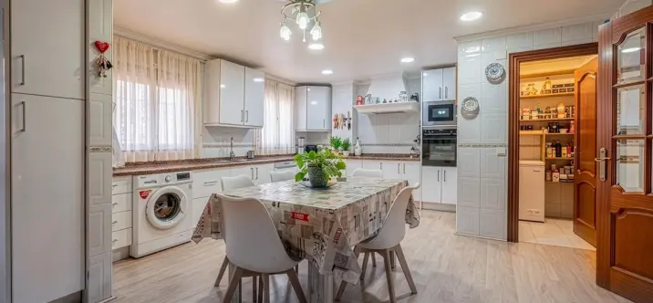 Продажа апартаментов на среднем этаже в Málaga 3