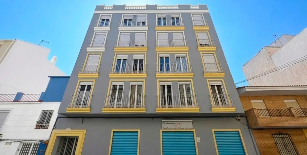 Продажа апартаментов на среднем этаже в Málaga 23