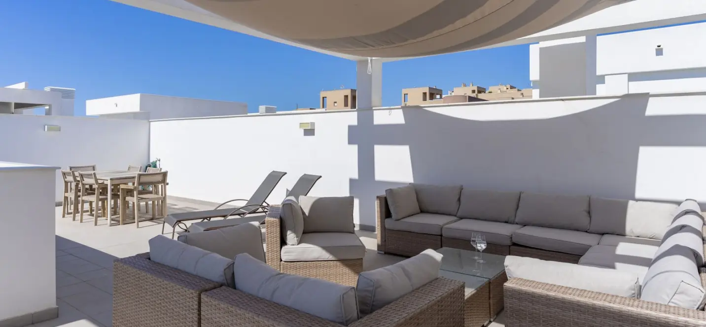 Sale of penthouse in Estepona 1