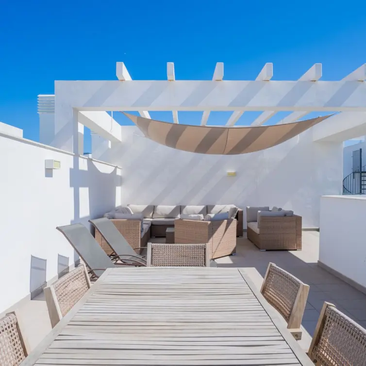 Sale of penthouse in Estepona