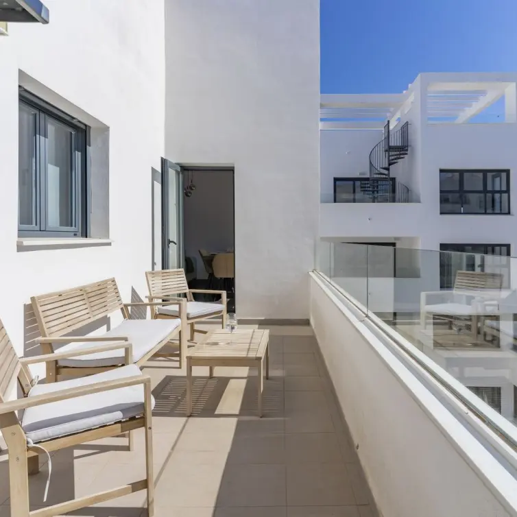 Sale of penthouse in Estepona