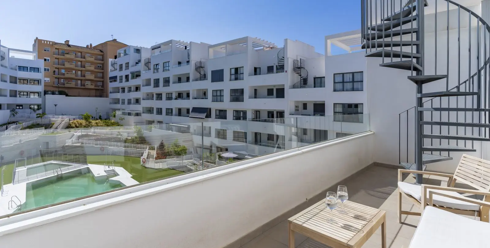Sale of penthouse in Estepona 19