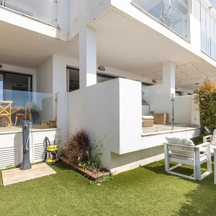 Продажа апартаментов на первом этаже в Benalmadena