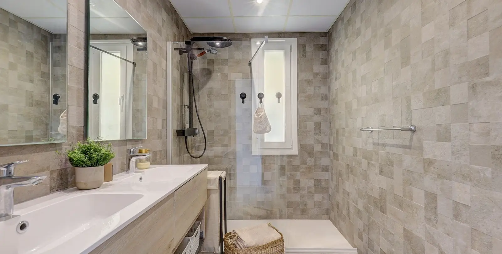 Sale of ground floor apartment in Benalmadena 43