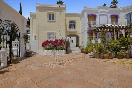 Image 2 thumb