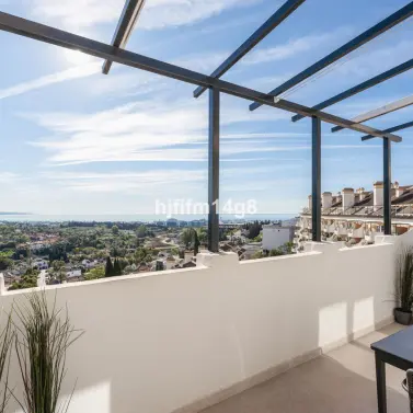 Продажа двухуровневого пентхауса в Nueva Andalucía