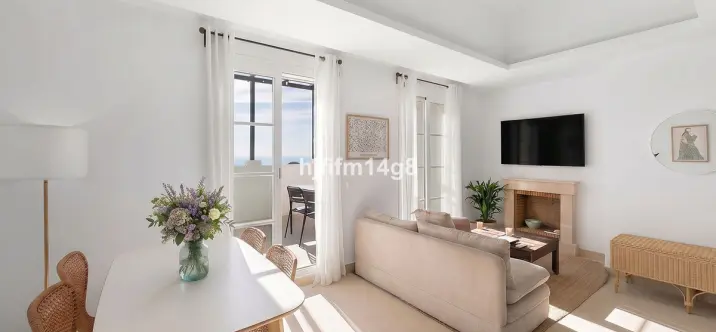 Продажа двухуровневого пентхауса в Nueva Andalucía 3