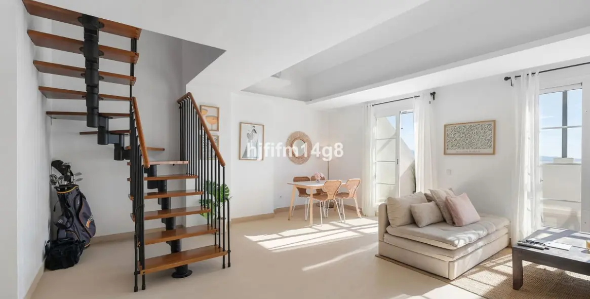 Продажа двухуровневого пентхауса в Nueva Andalucía 5