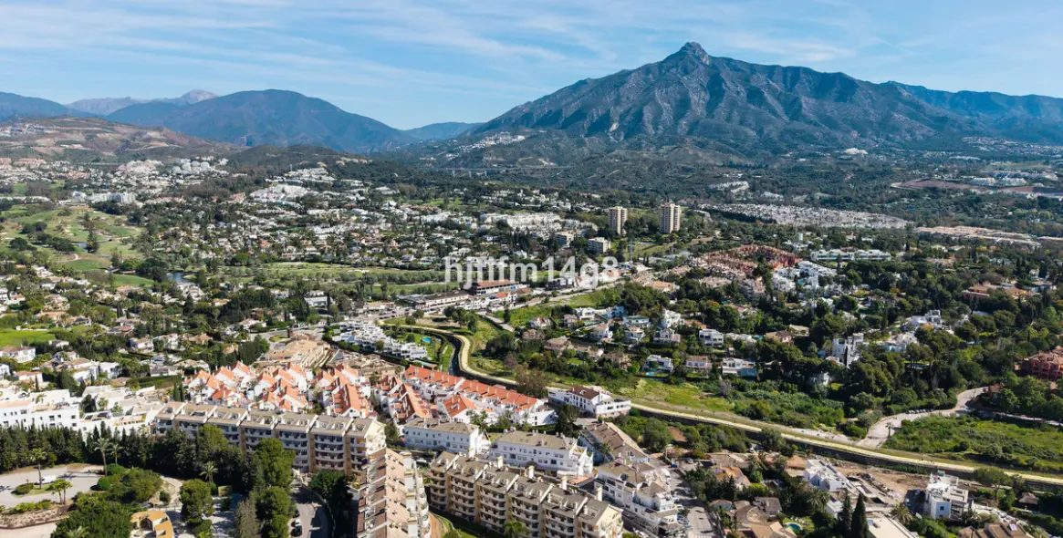 Продажа двухуровневого пентхауса в Nueva Andalucía 24