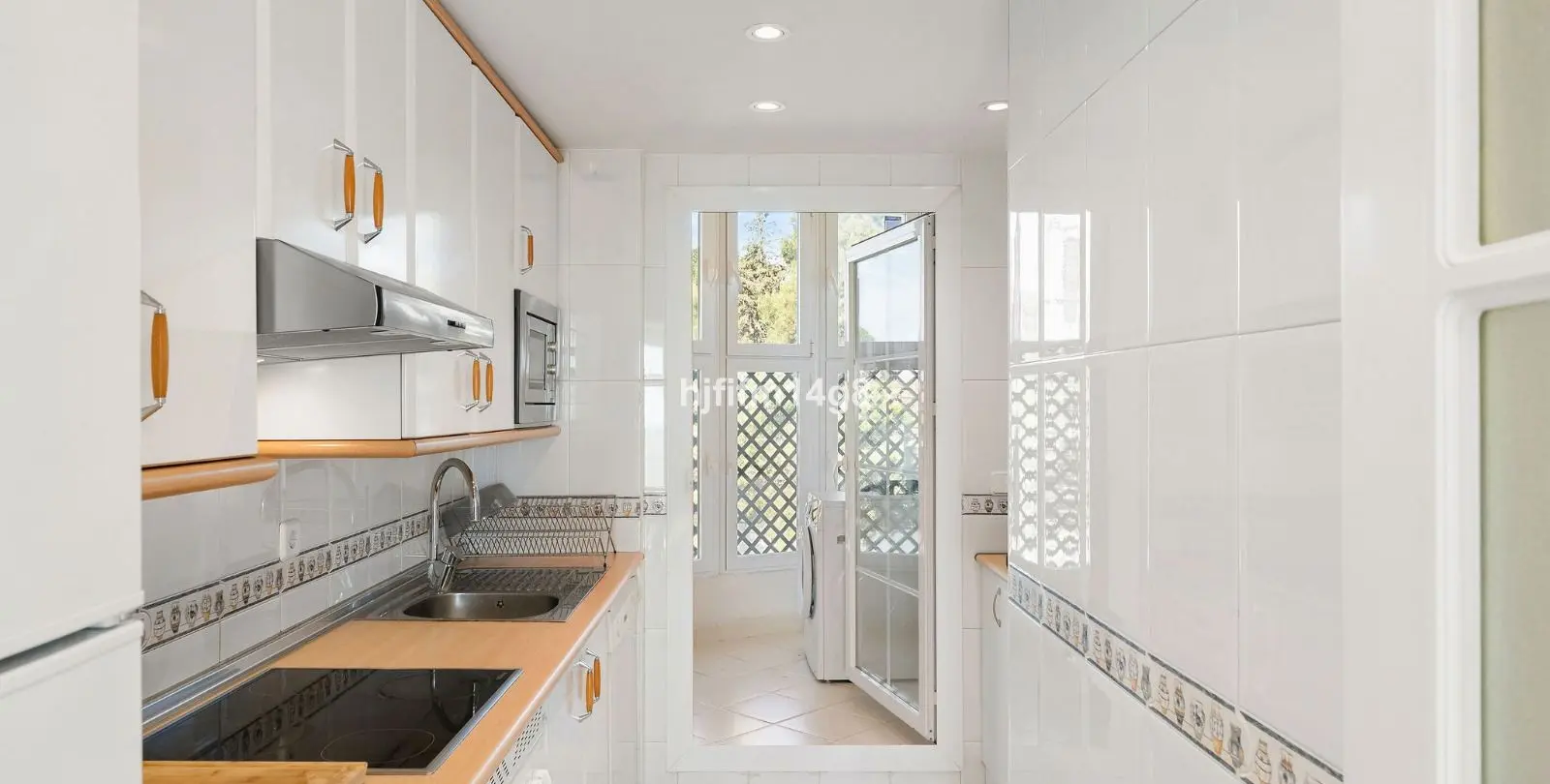 Sale of penthouse duplex in Nueva Andalucía 6