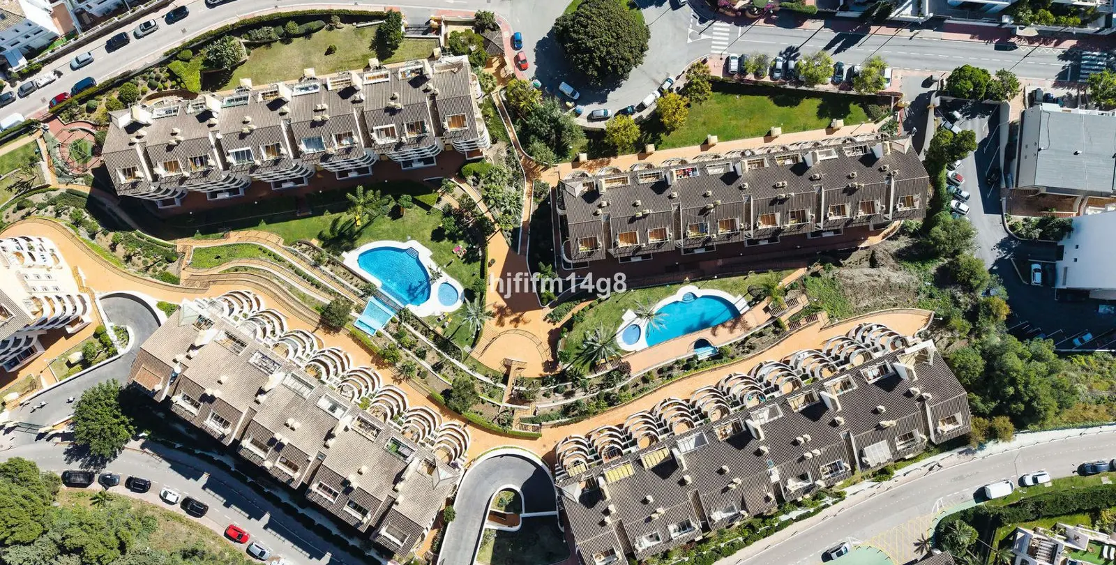 Sale of penthouse duplex in Nueva Andalucía 25