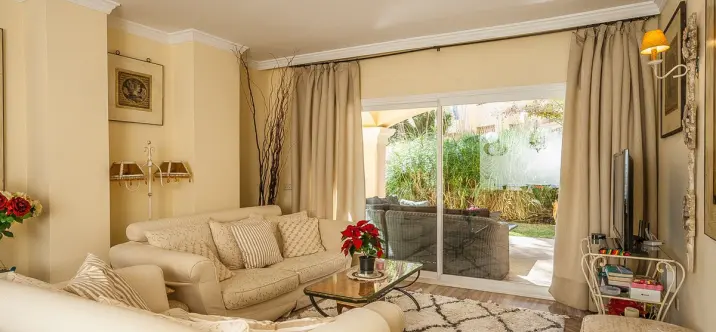 Venta de apartamento en planta baja en Elviria 1