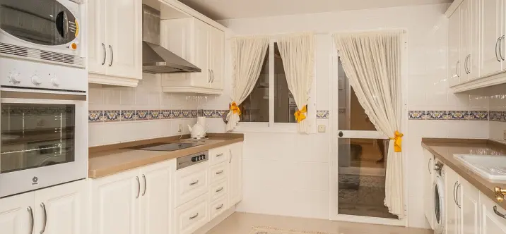 Venta de apartamento en planta baja en Elviria 2