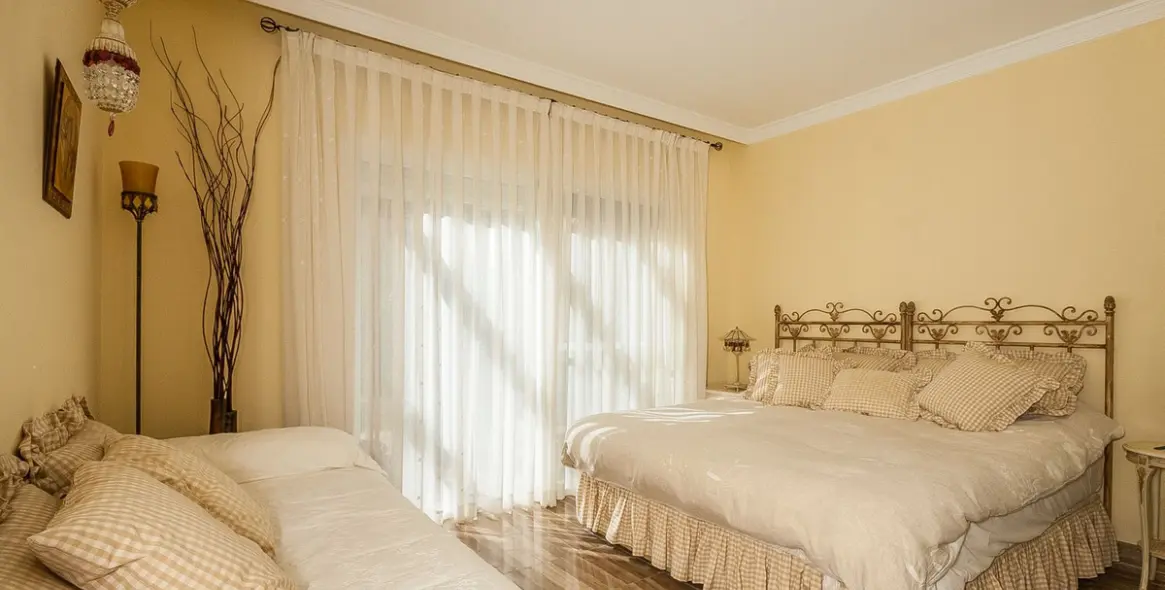 Sale of ground floor apartment in Elviria 6