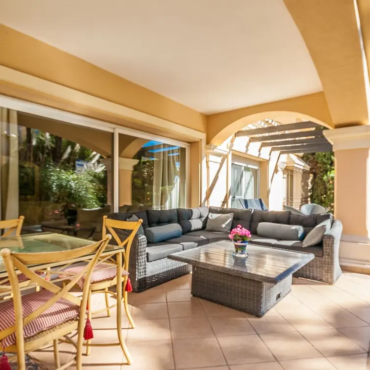 Venta de apartamento en planta baja en Elviria