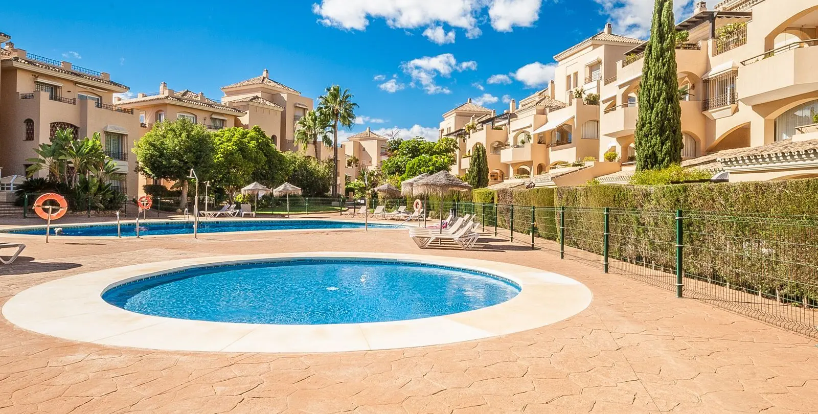 Sale of ground floor apartment in Elviria 2