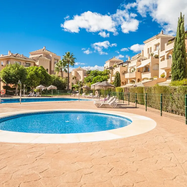 Venta de apartamento en planta baja en Elviria