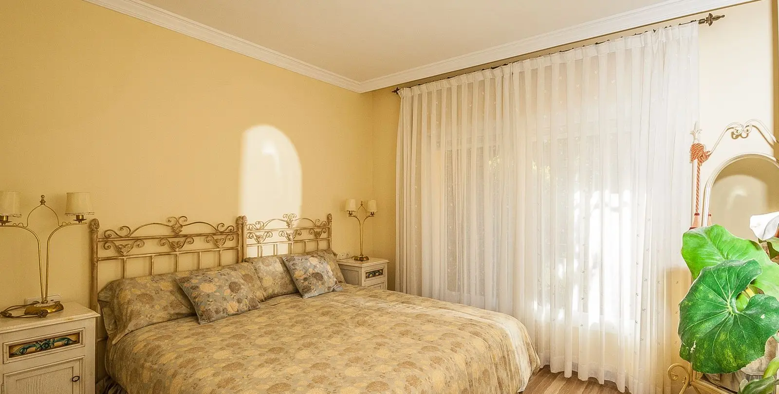 Sale of ground floor apartment in Elviria 5