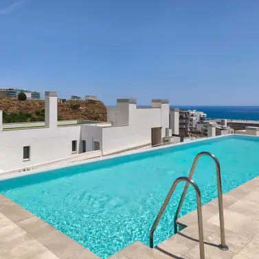 Sale of middle floor apartment in Higueron