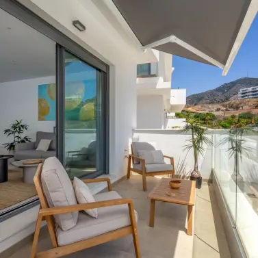 Sale of middle floor apartment in Higueron