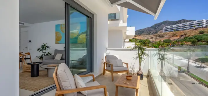 Sale of middle floor apartment in Higueron 3