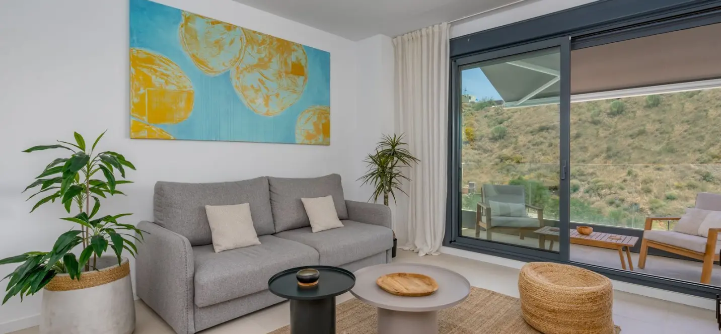 Venta de apartamento en planta media en Higueron 3