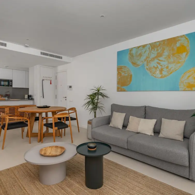 Venta de apartamento en planta media en Higueron
