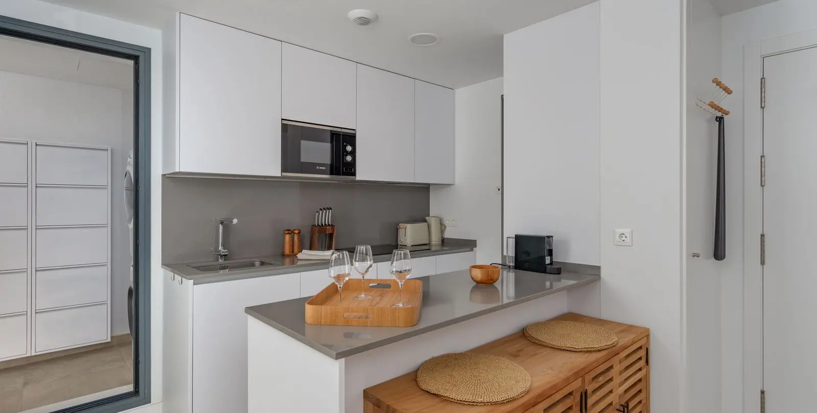Sale of middle floor apartment in Higueron 9