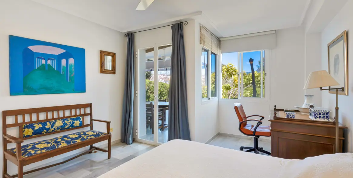 Продажа апартаментов на первом этаже в Estepona 4