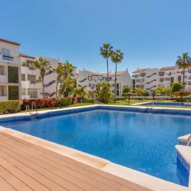 Продажа апартаментов на первом этаже в Estepona