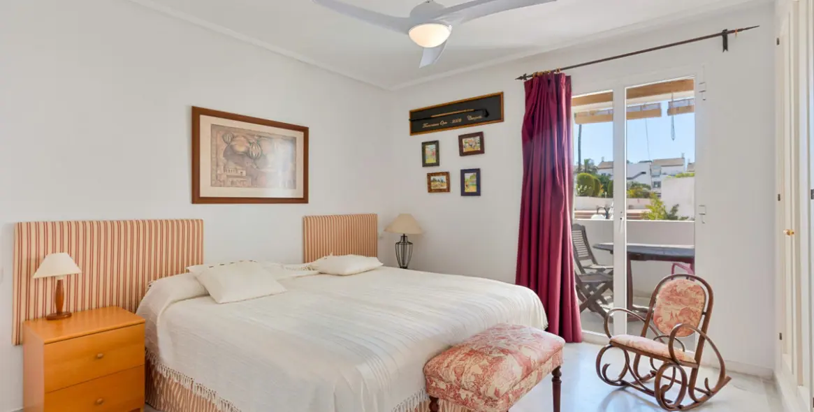 Продажа апартаментов на первом этаже в Estepona 6