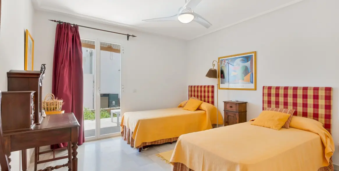 Продажа апартаментов на первом этаже в Estepona 8